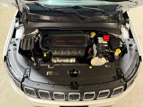 Certified 2022 Jeep Compass Latitude AWD/4WD image 26