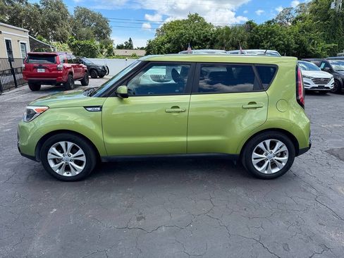Used 2016 Kia Soul + FWD image 5