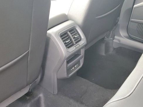 New 2026 Volkswagen Taos SE image 30