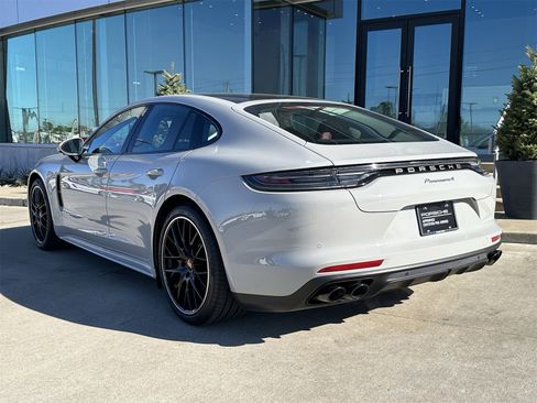 Certified 2023 Porsche Panamera 4 Platinum Edition image 3