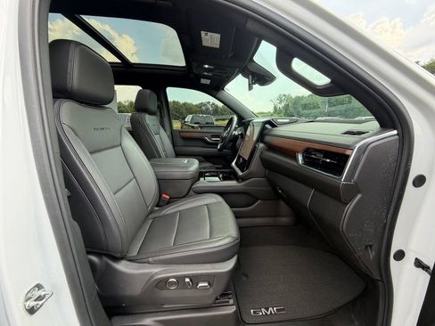 Used 2025 GMC Yukon XL Denali w/ Sun & Power Step Package AWD/4WD image 24