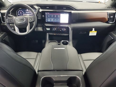 New 2026 GMC Sierra 3500 Denali w/ Denali Reserve Package image 5