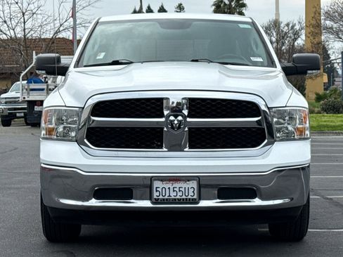 Used 2019 RAM 1500 Classic SLT w/ Luxury Group image 10