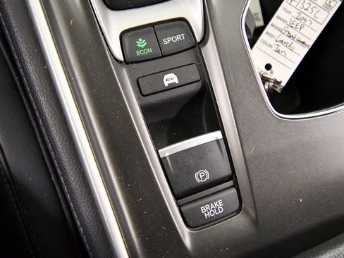 Certified 2018 Honda Accord EX-L image 28