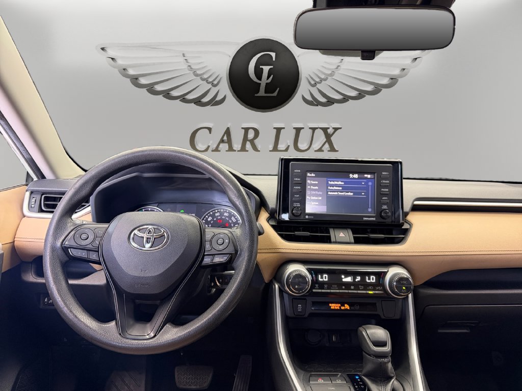 Used 2020 Toyota RAV4 LE AWD/4WD image 10