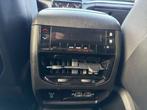 Used 2022 Jeep Grand Cherokee L Laredo w/ Luxury Tech Group I image 25