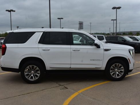 Used 2025 GMC Yukon Denali RWD image 4