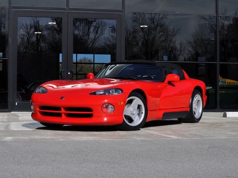 Used 1994 Dodge Viper RT/10 image 1