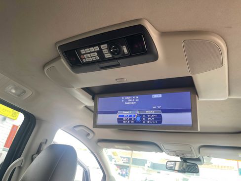 Used 2014 Honda Odyssey Touring Elite image 15