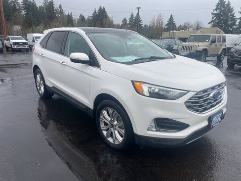 Used 2023 Ford Edge Titanium w/ Class II Trailer Tow Package image 3