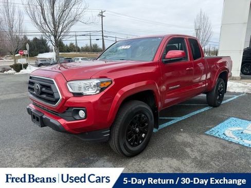 Used 2022 Toyota Tacoma SR5 w/ SR5 Appearance Package (SM) image 14