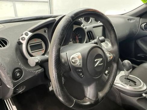 Used 2010 Nissan 370Z Touring RWD image 13