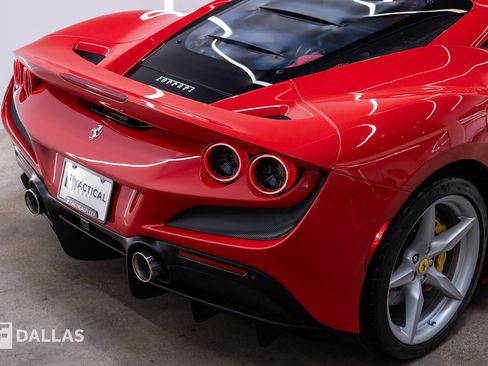 Used 2022 Ferrari F8 Tributo RWD image 19