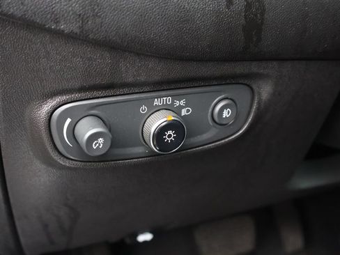 Used 2023 Chevrolet Equinox Premier AWD/4WD image 17
