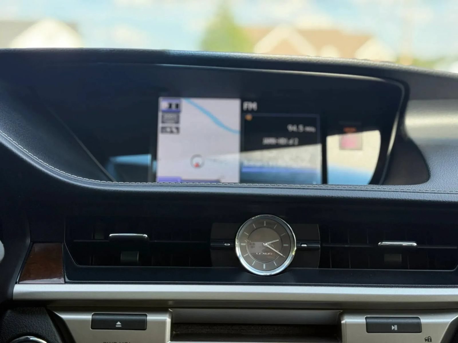Used 2014 Lexus ES 350 w/ Luxury Package FWD image 19