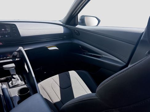 Certified 2026 Hyundai Elantra Sport FWD image 19