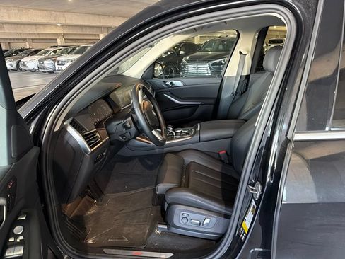 Used 2022 BMW X7 xDrive40i w/ Premium Package AWD/4WD image 2