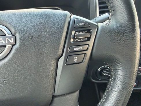 Used 2022 Nissan Frontier SV w/ Technology Package image 18