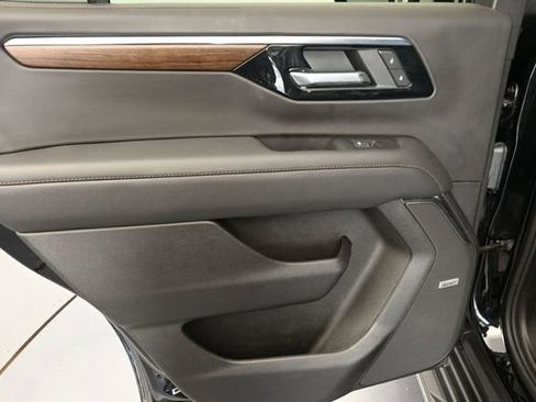 Used 2025 Chevrolet Tahoe High Country w/ Sun And Tow Package AWD/4WD image 32