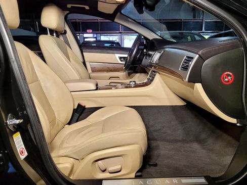 Used 2013 Jaguar XF 3.0 image 22