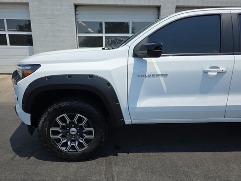 Certified 2024 Chevrolet Colorado Z71 w/ Z71 Convenience Package 2 AWD/4WD image 17