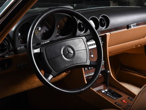 Used 1989 Mercedes-Benz 560 SL image 16