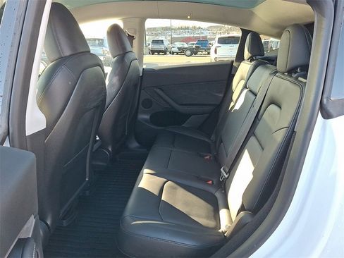 Used 2023 Tesla Model Y Long Range image 10