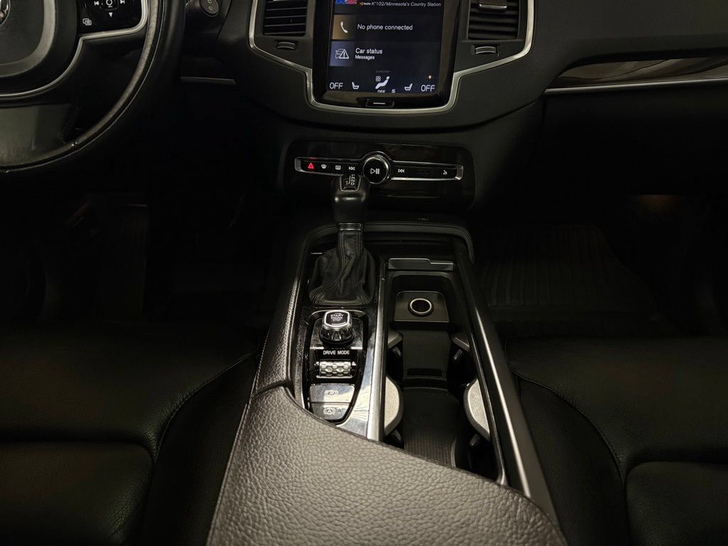 Used 2019 Volvo XC90 T6 Momentum w/ Protection Package Premier AWD/4WD image 14