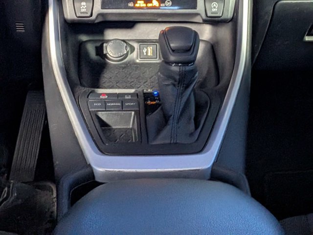 Used 2024 Toyota RAV4 XLE FWD image 20