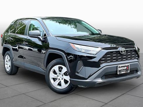 Used 2023 Toyota RAV4 LE AWD/4WD image 3