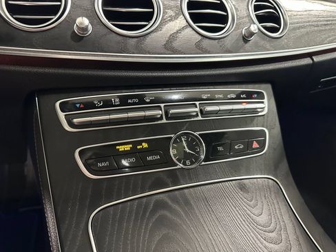 Used 2020 Mercedes-Benz E 350 Sedan image 27