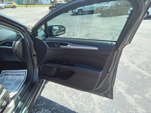 Used 2016 Ford Fusion Titanium image 4
