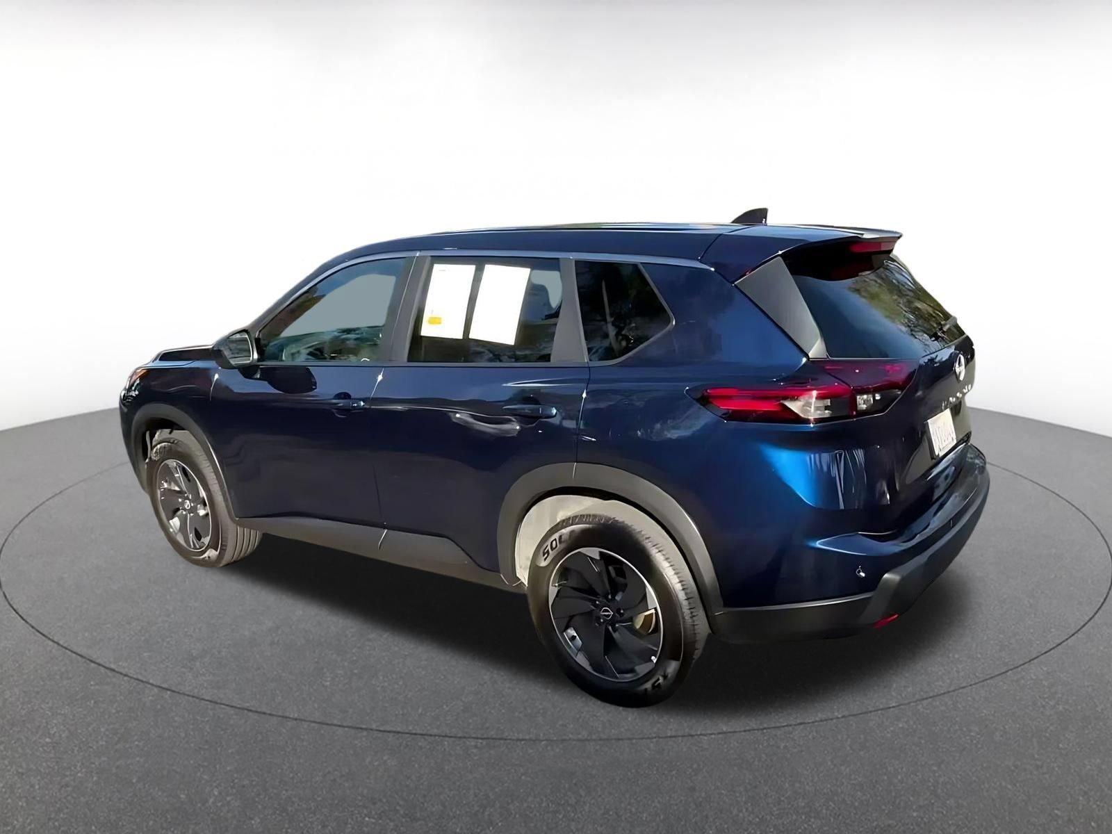 Used 2025 Nissan Rogue SV FWD image 9