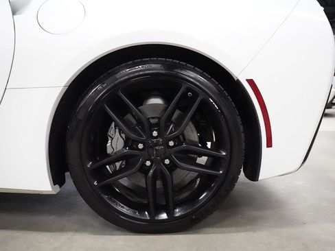 Used 2019 Chevrolet Corvette Stingray Convertible w/ 2LT Preferred Equipment Group RWD image 29