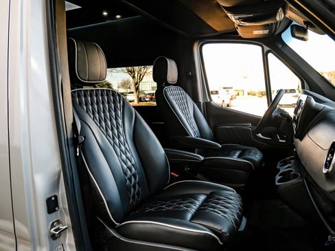 Used 2023 Mercedes-Benz Sprinter 3500 w/ Parking Package image 49