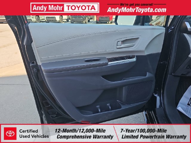 Certified 2024 Toyota Sienna LE FWD image 11