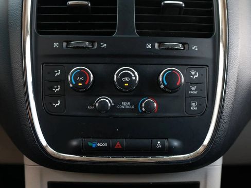 Used 2014 Dodge Grand Caravan SE w/ Quick Order Package 29E SE FWD image 22