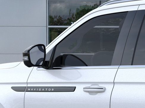 New 2026 Lincoln Navigator L Black Label AWD/4WD image 20