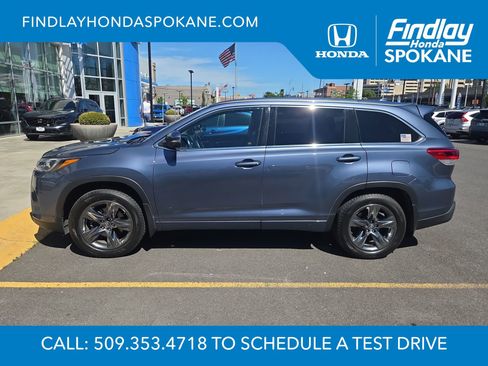 Used 2018 Toyota Highlander Limited Platinum AWD/4WD image 2
