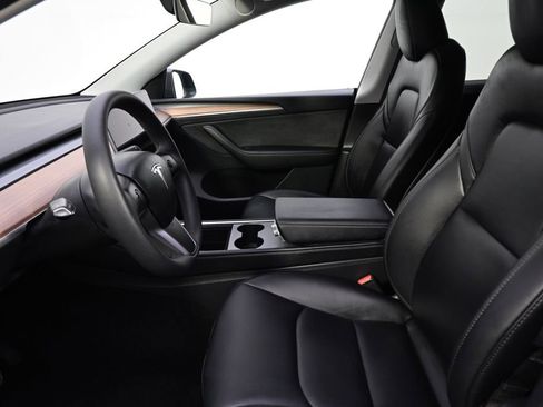 Used 2023 Tesla Model Y Long Range image 13