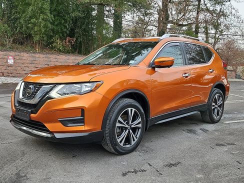 Certified 2019 Nissan Rogue SV w/ Premium Package image 3