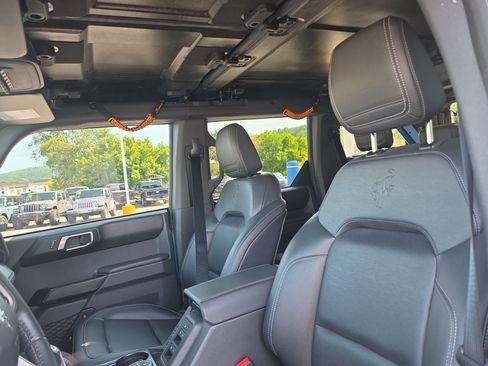 Used 2025 Ford Bronco Badlands AWD/4WD image 13