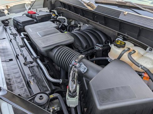 Used 2023 Chevrolet Silverado 1500 LT image 44