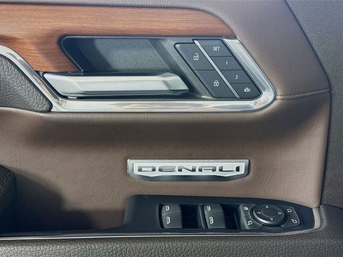 Used 2023 GMC Sierra 1500 Denali w/ Technology Package image 17