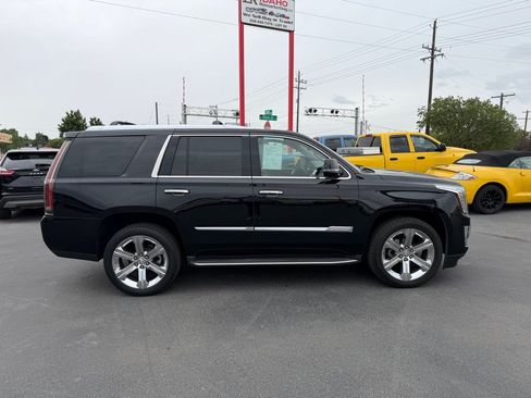 Used 2015 Cadillac Escalade Luxury AWD/4WD image 6