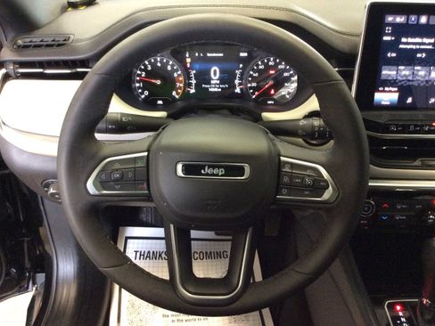 Used 2024 Jeep Compass Limited image 19