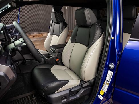 Used 2025 Toyota Tacoma SR5 image 30