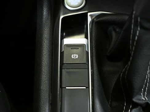 Used 2024 Volkswagen Tiguan SE image 26