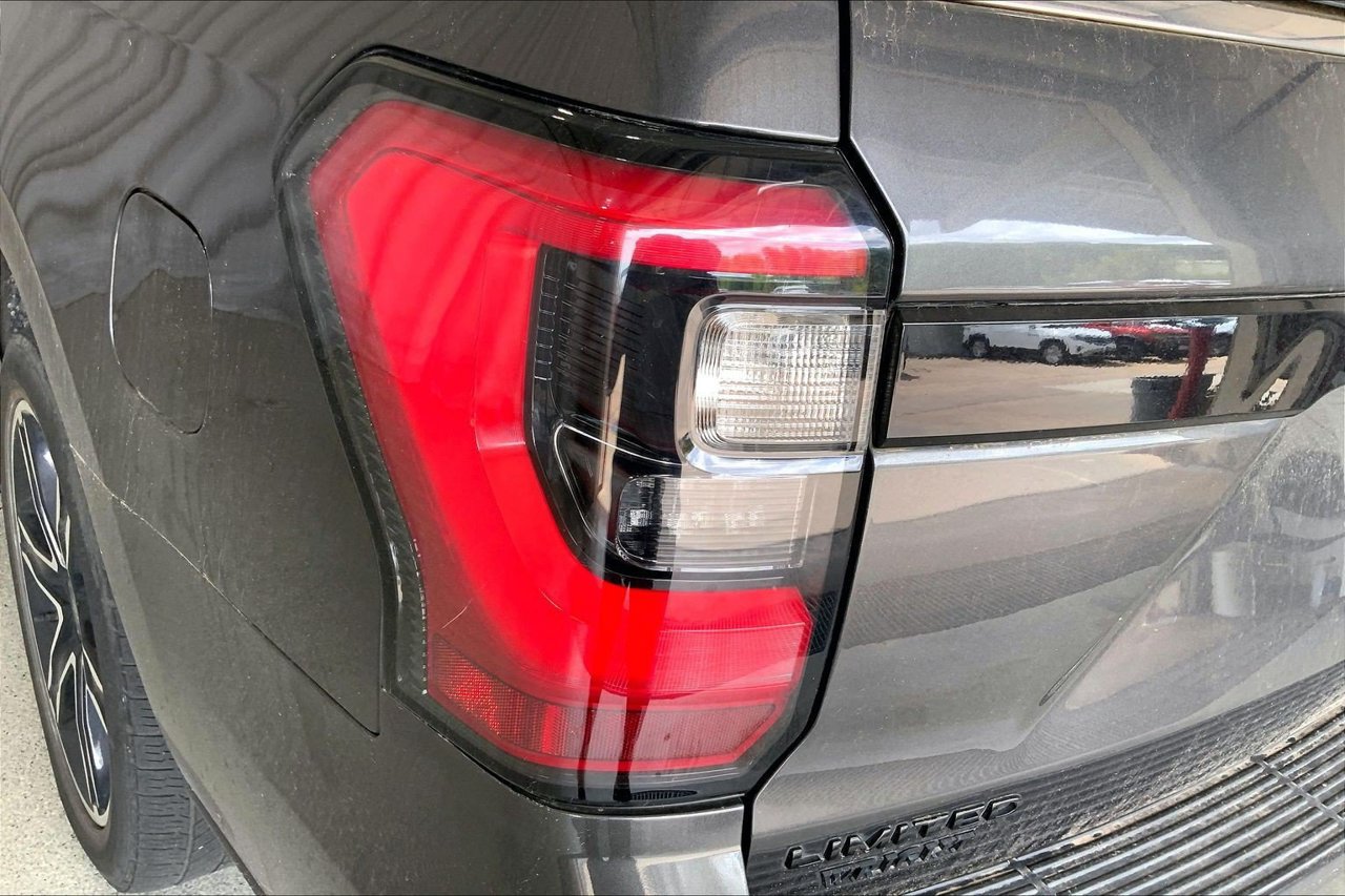Used 2021 Ford Expedition Max Limited AWD/4WD image 13