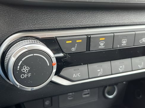 Used 2024 Nissan Altima 2.5 SV w/ SV Premium Package image 28